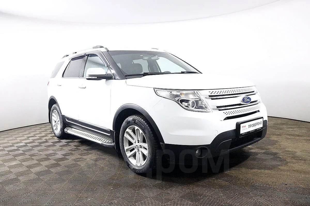 Ford Explorer Image 3